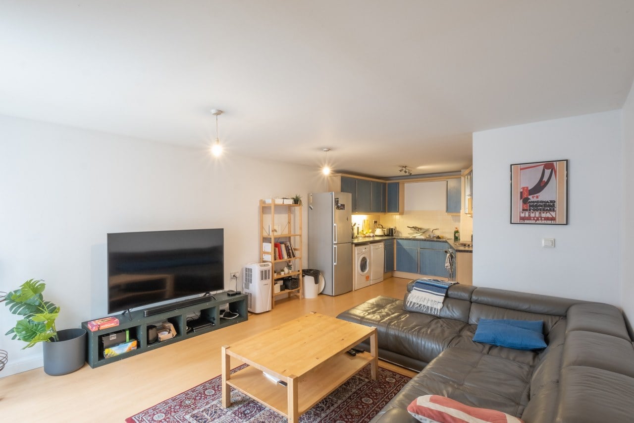 Additional image 5 of 2 Bed Flat, Turin Street, E2, N1 7GU