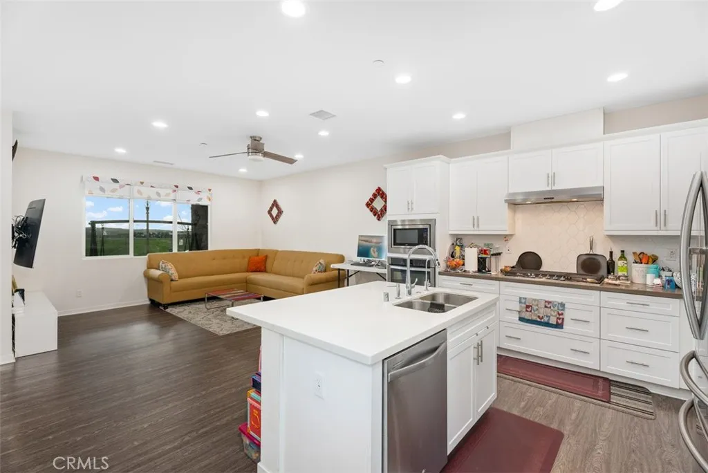 Additional image 32 of 153 Carmine, Irvine, CA 92618