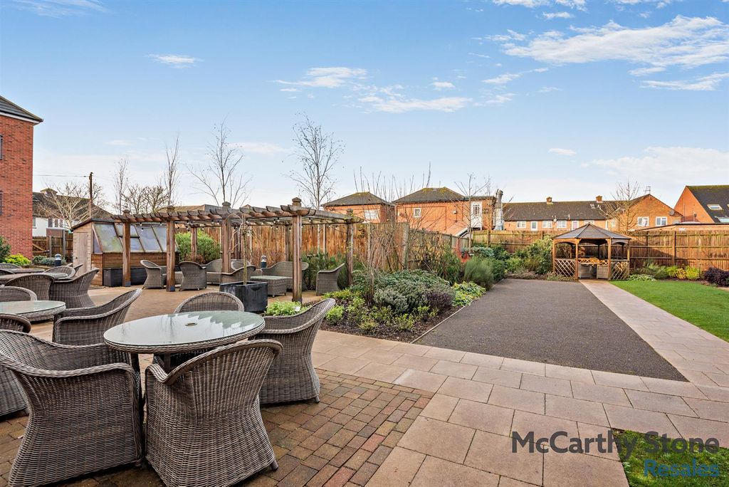 Additional image 15 of 2 bed flat for saleThe Moors, Thatcham RG19
