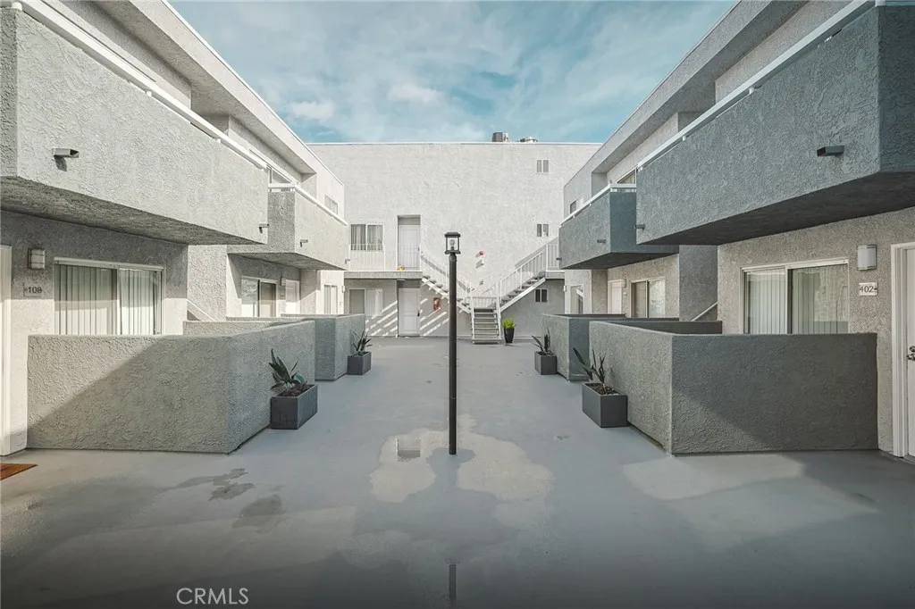 Additional image 18 of 4406 Cahuenga Boulevard Unit 209A, Toluca Lake, CA 91602