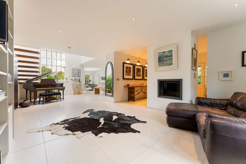 Additional image 11 of 6 bed detached house for saleWatersmeet Road, Salisbury SP2
