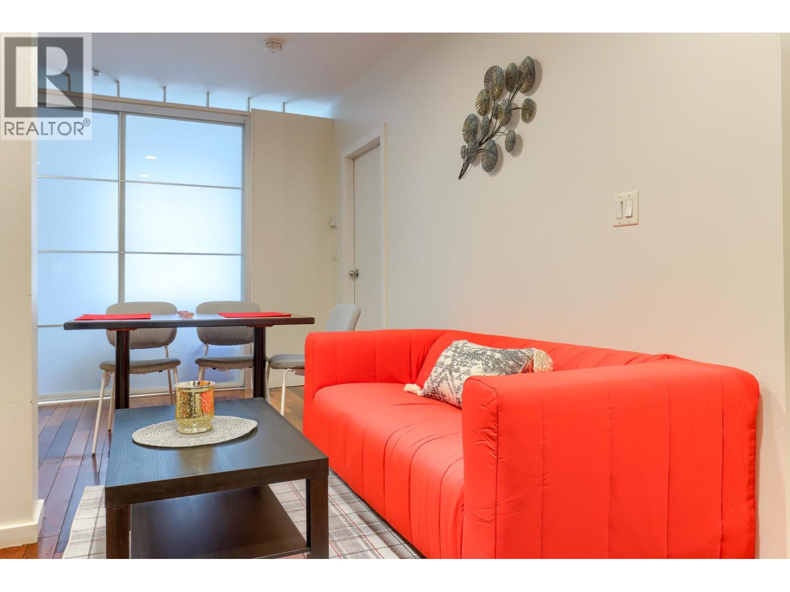 204 440 RICHARDS STREET