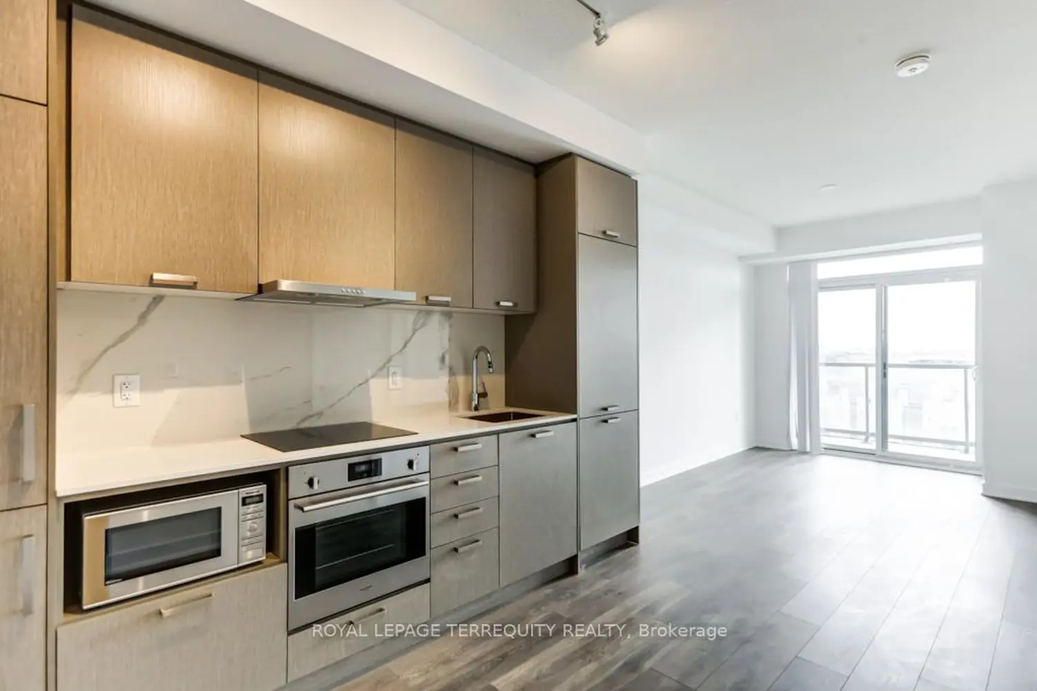 Additional image 6 of 38 Honeycrisp Crescent 607