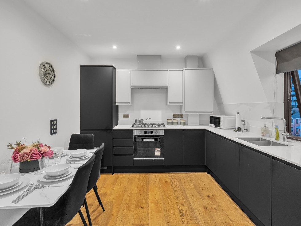 Additional image 3 of 1 Bed Flat, Lower Road, SE16, SE17 3NF