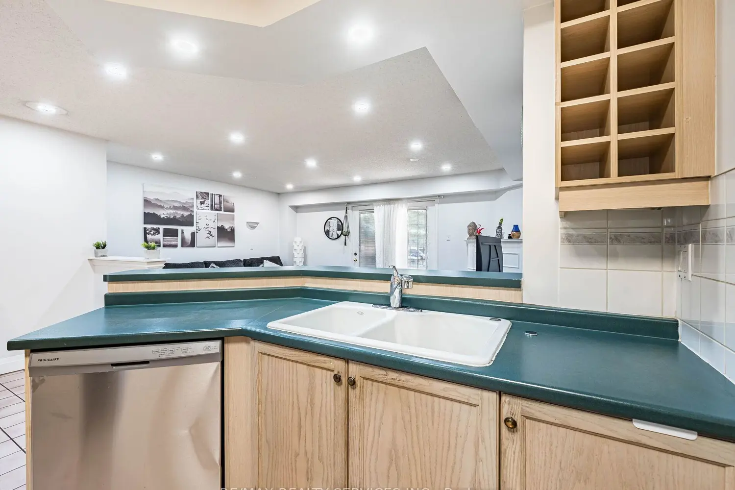 Additional image 4 of 1995 Royal Road 136