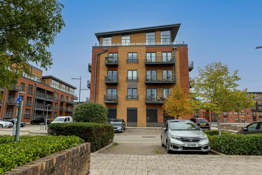 Additional image 22 of 2 bed flat for saleBasin Road, Worcester WR5
