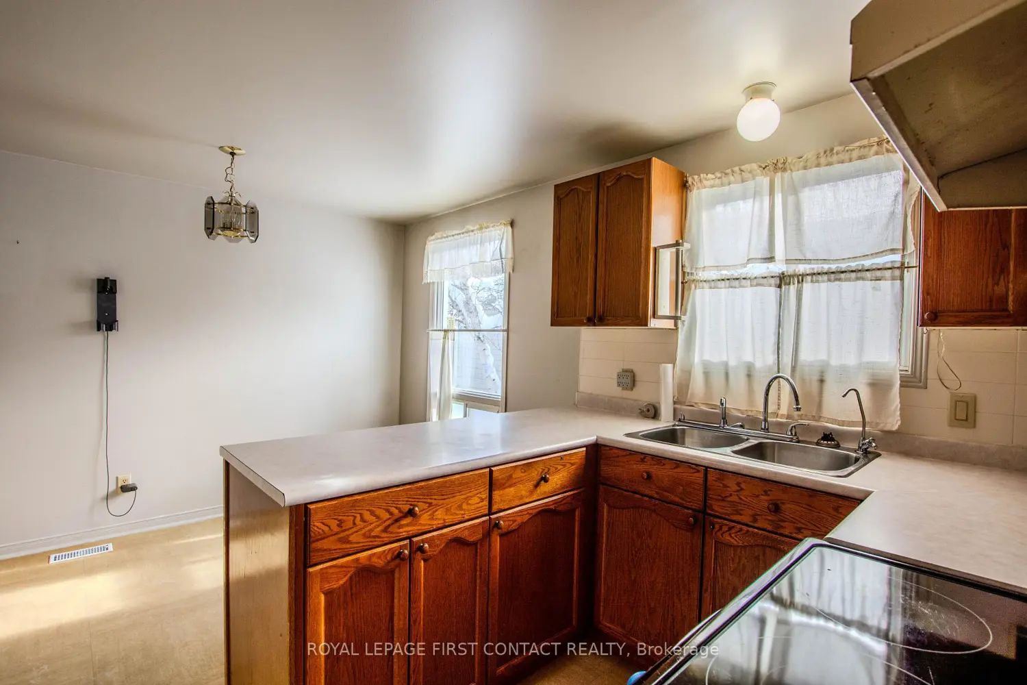 Additional image 3 of 27 Royal Oak Drive