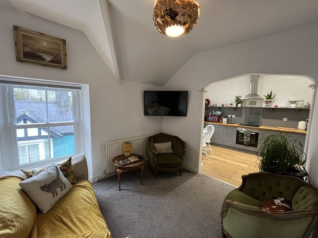 Additional image 5 of 2 bed flat for salePenrhiw 15 Carmarthen Street, Llandeilo, Carmarthenshire. SA19