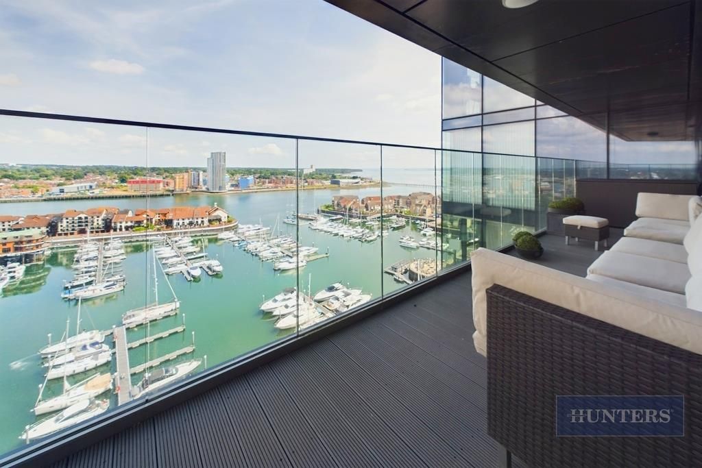3 bed flat for saleThe Moresby Tower, Ocean Way SO14