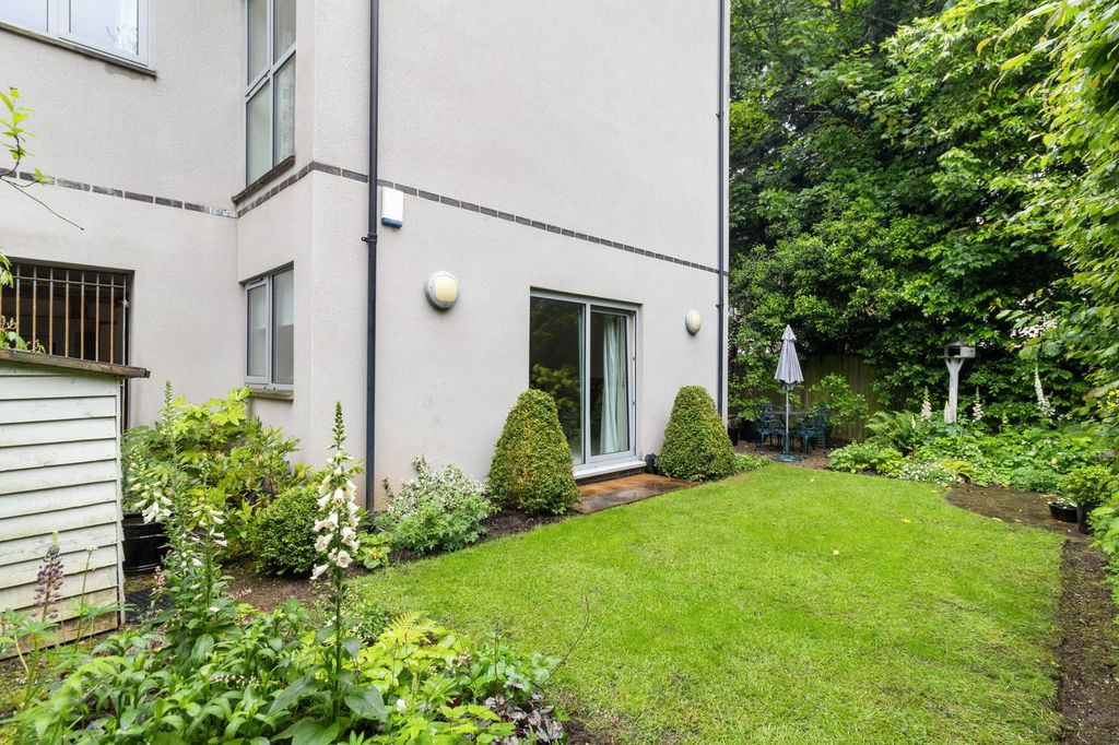 Additional image 10 of 2 bed flat for saleAlbert Road North, Great Malvern, Worcestershire WR14