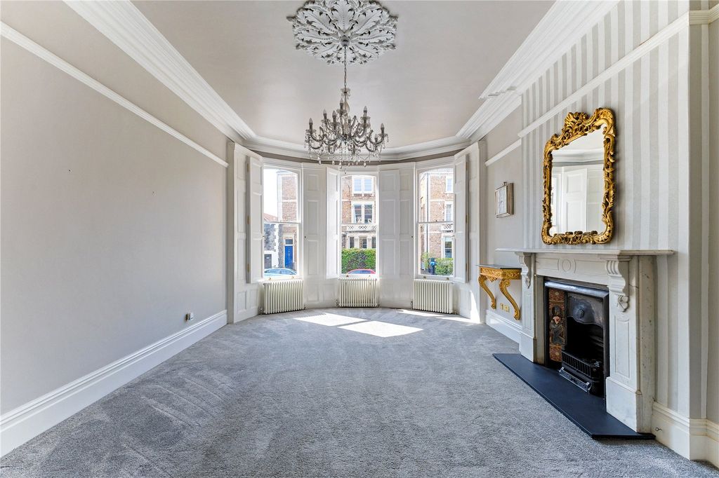 5 bed semi-detached house for saleWhatley Road, Clifton, Bristol BS8 photo 2