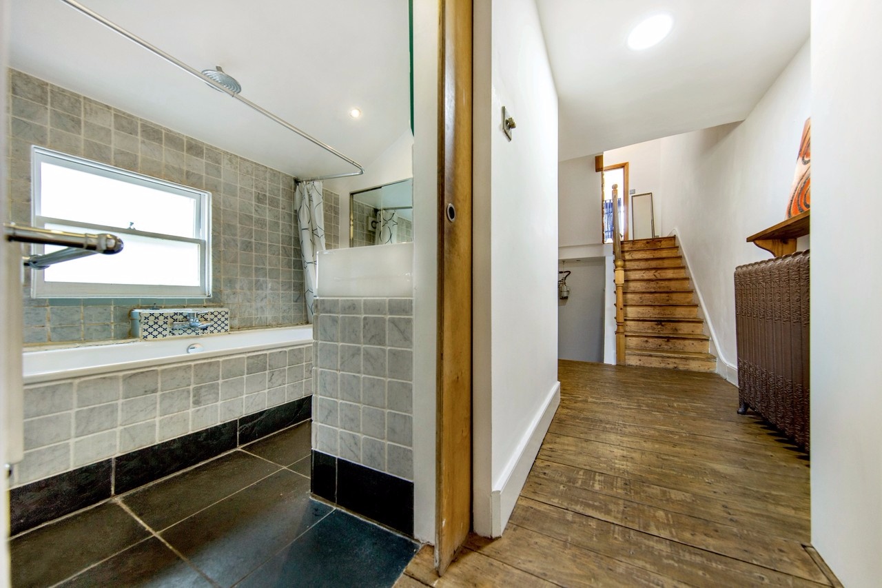 Additional image 13 of 3 Bed Flat, Trent Road, SW2, N1 7GU