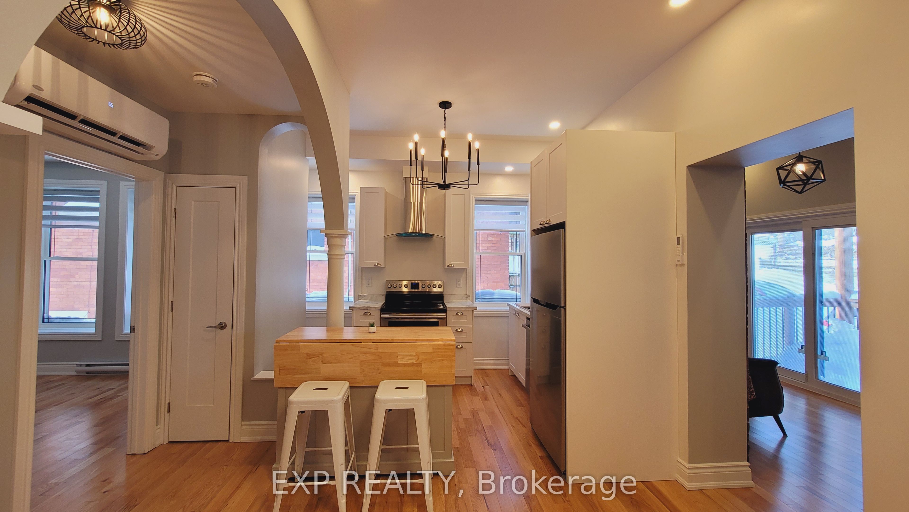 Additional image 4 of 103-157-159 James Street, Ottawa, ON, K1R 5M4