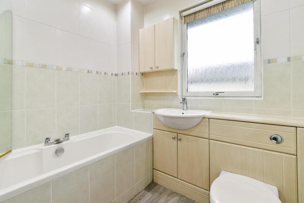 Additional image 17 of 2 bed flat for saleBramble Hedge Path, Alexandria G83