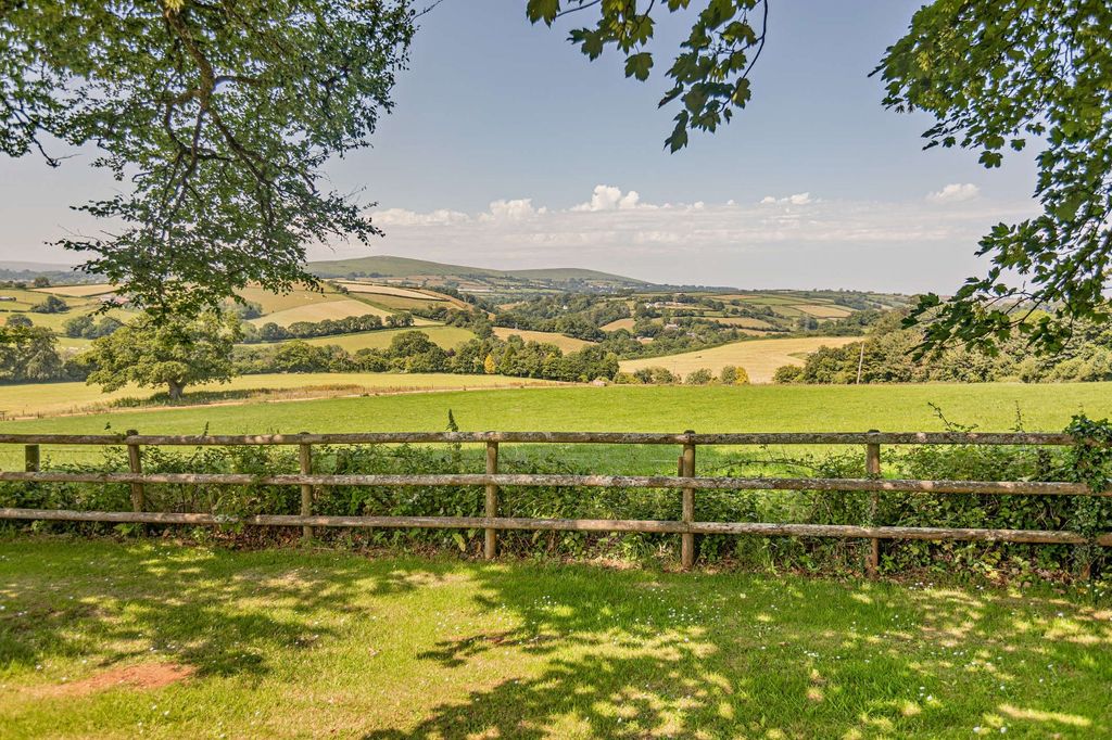 12 bed detached house for saleErmington, Devon PL21 photo 3