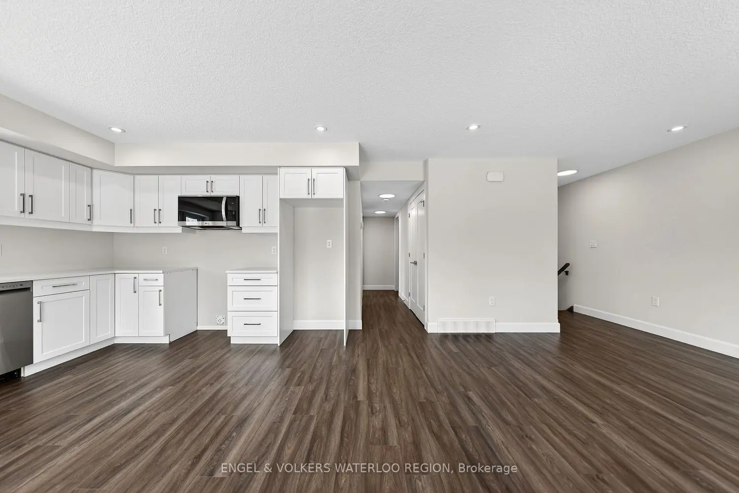 Additional image 12 of 3202 Vivian Line 49