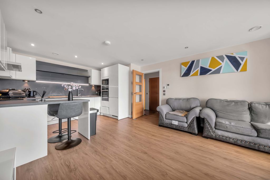2 bed flat for saleRiverside Drive, Dundee DD1 photo 5