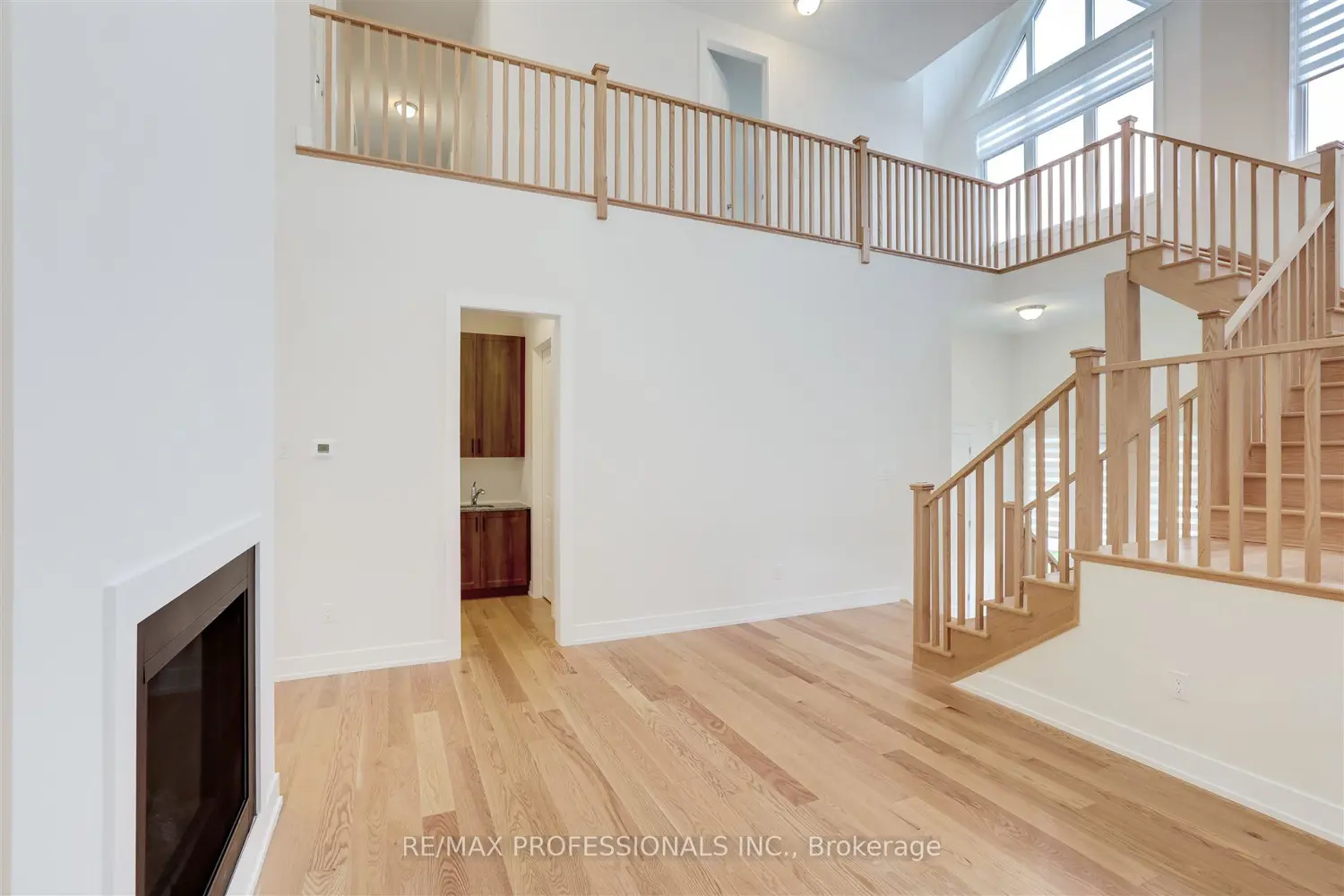 118 Dorothy Drive photo 2