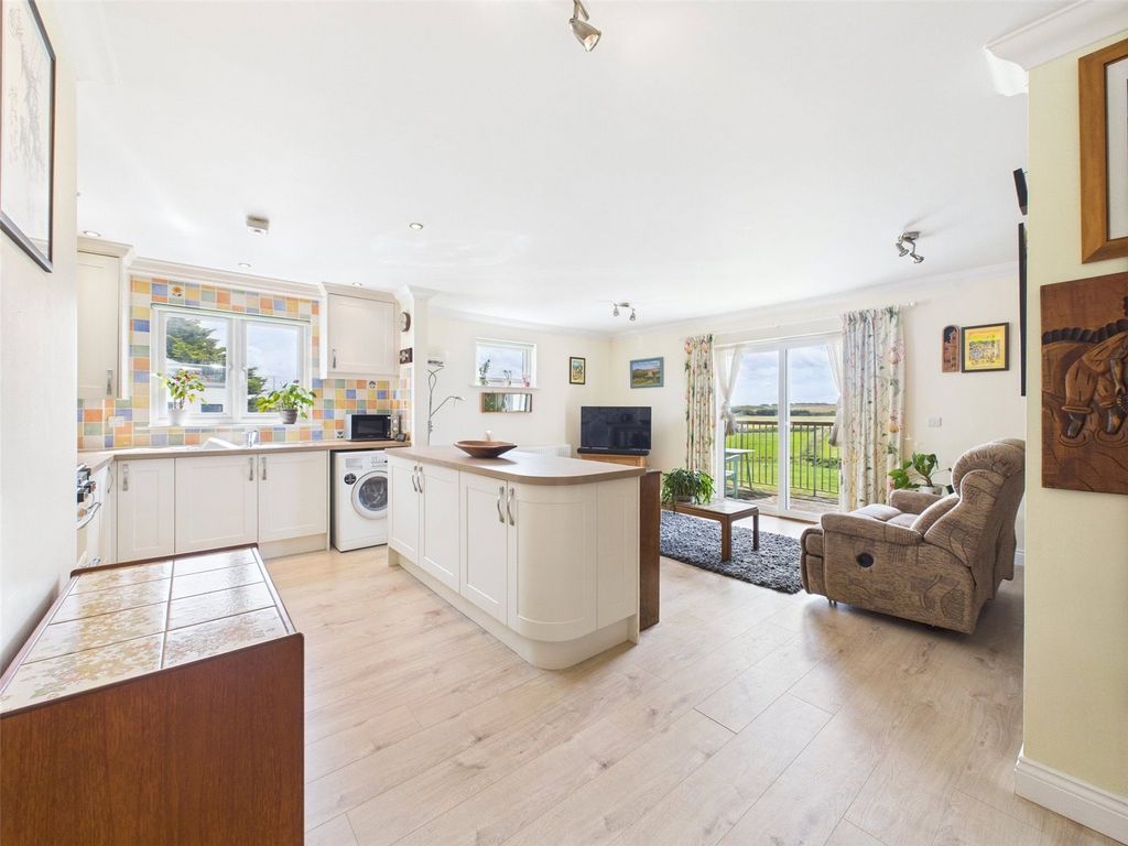 2 bed flat for saleUpton, Bude, Cornwall EX23 photo 3
