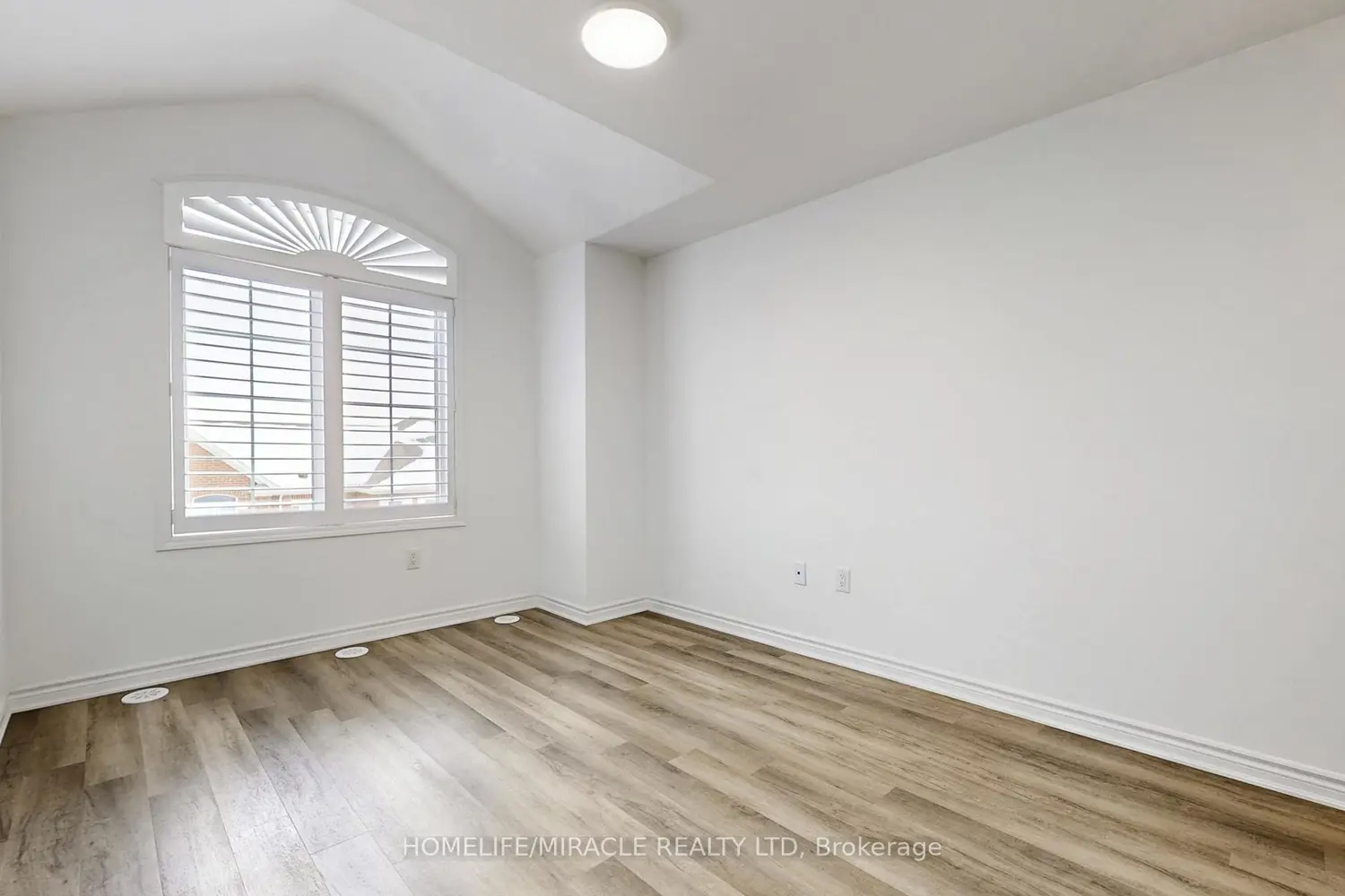 Additional image 11 of 1587 Moira Crescent