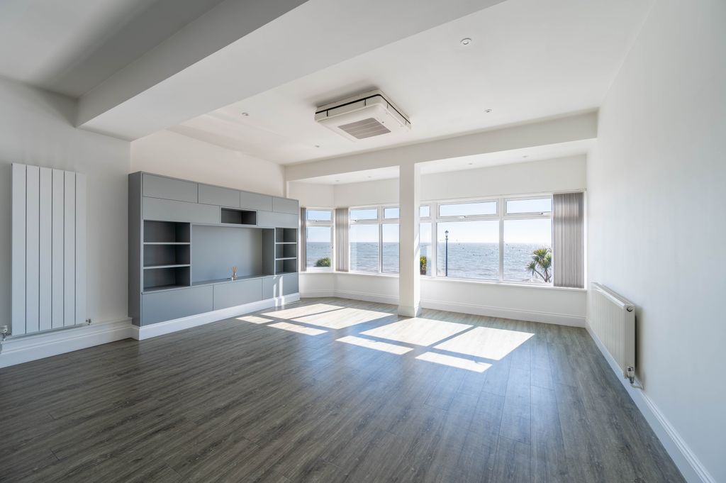 Additional image 6 of 2 bed flat for saleUndercliff Road West, Felixstowe IP11
