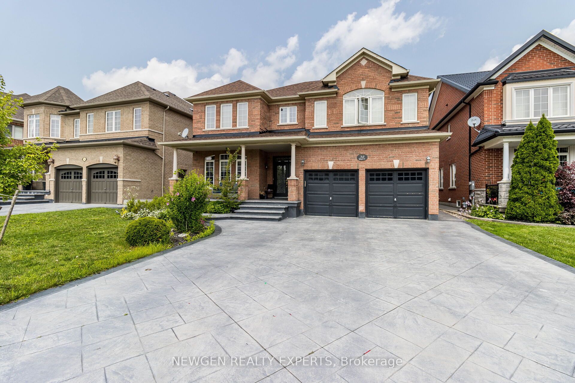 30 Rampart Drive, Brampton, ON, L6P 2Z1
