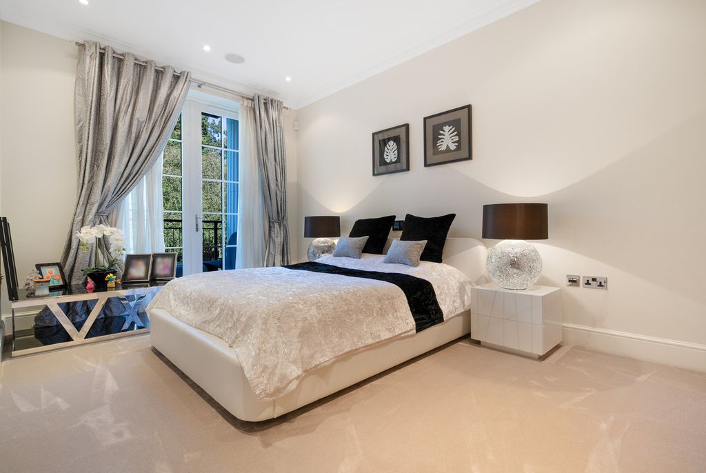 Additional image 8 of 3 bed flat for saleEsher Park Avenue, Esher KT10