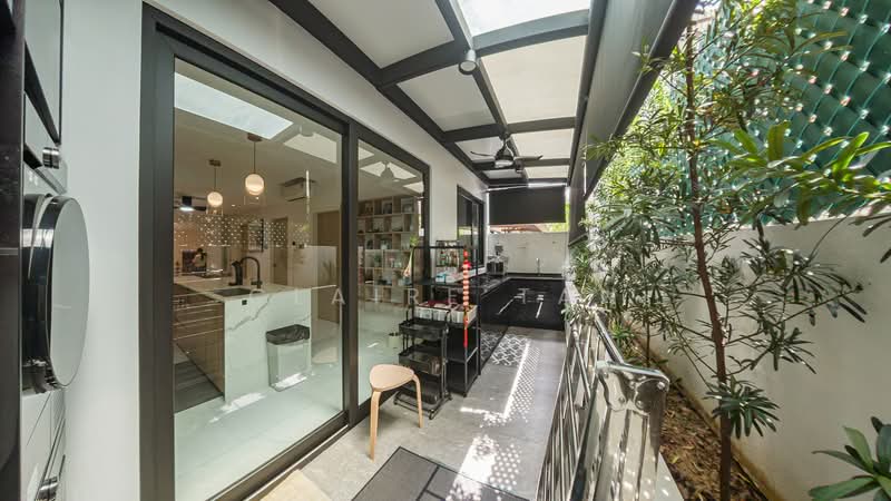 Additional image 4 of Peakville Walk