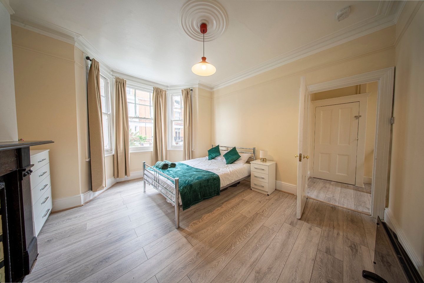 4 Bed Terraced House, Widdenham Rd, N7, N1 7GU