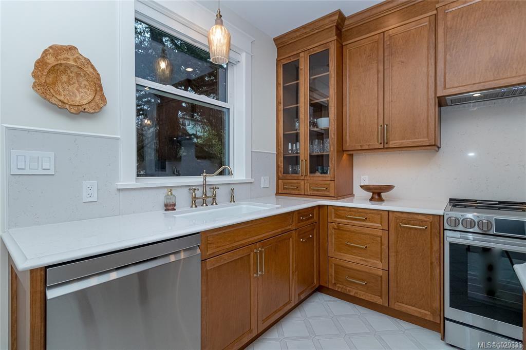 Additional image 6 of 2614 Avebury Avenue, Victoria, BC, V8R 3W2