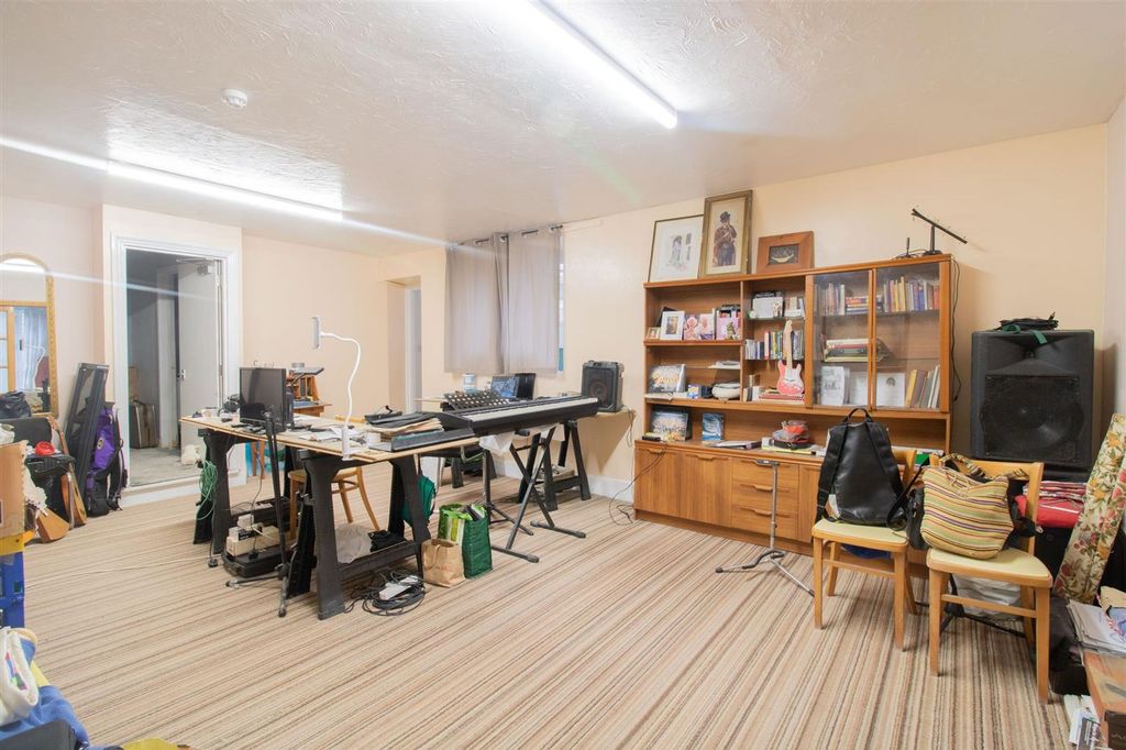 Additional image 30 of 1 bed property for saleRisca Road, Cross Keys NP11