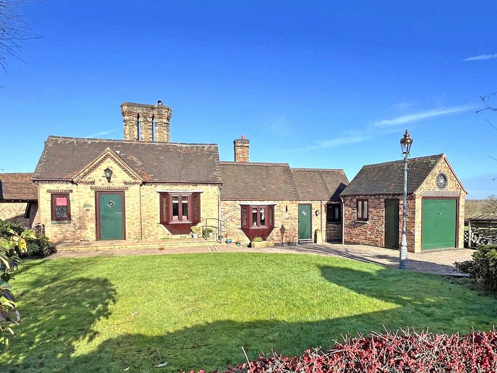 3 bed flat for saleCoalport Road, Broseley, Telford, Shropshire TF12