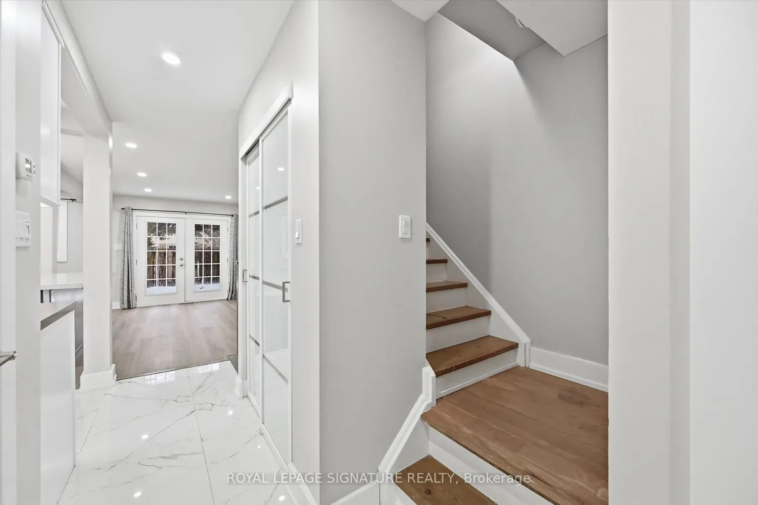 100 Quigley Road 9, Hamilton