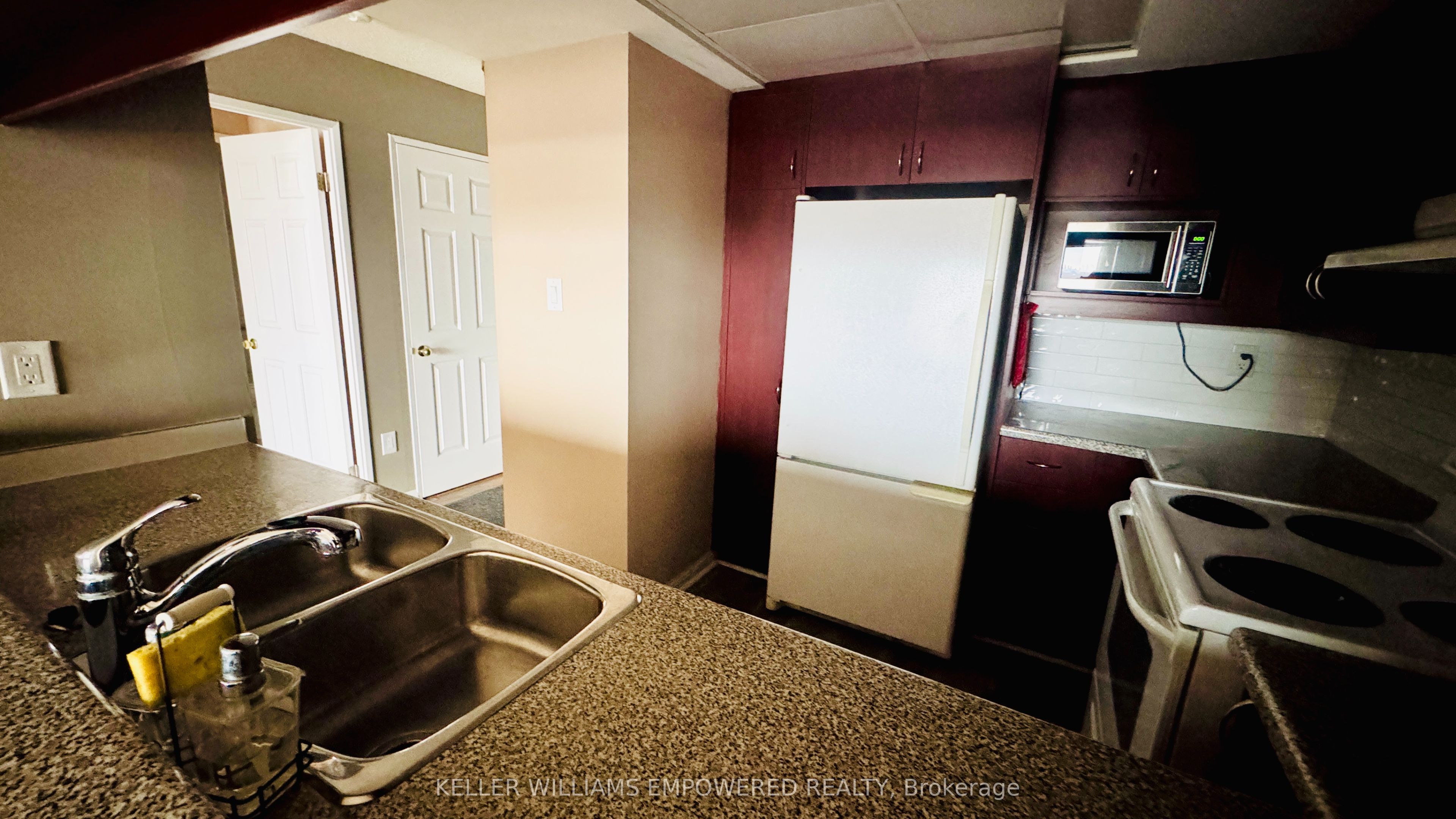 Additional image 4 of #1006-101 Subway Crescent, Toronto, ON, M9B 6K4