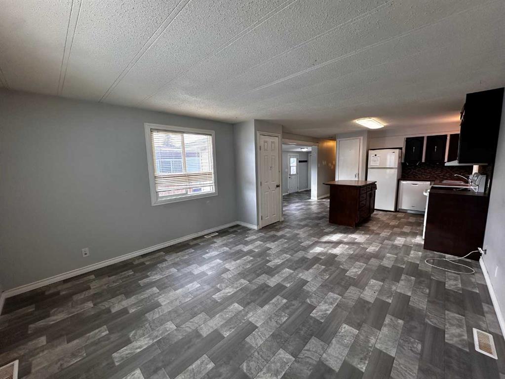 Additional image 6 of 8-5103 61 Avenue, Olds, AB, T4H1E6