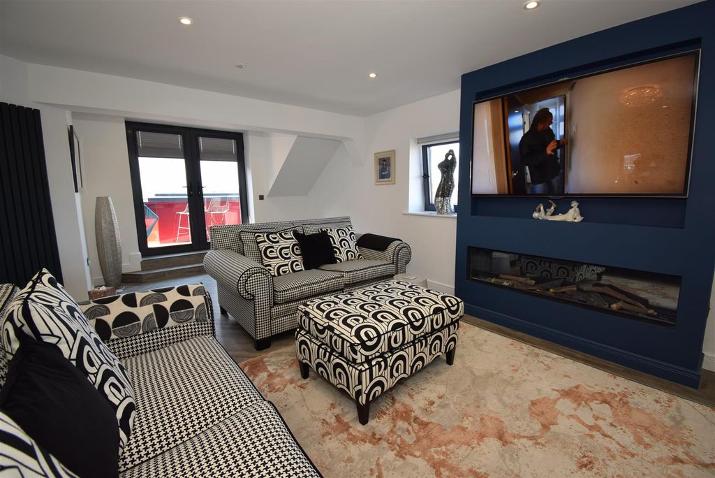 Additional image 4 of 2 bed flat for saleSouth Quays, Long Row, South Shields NE33