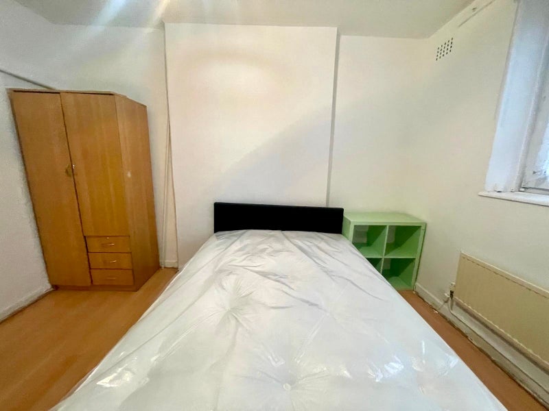 Additional image 2 of Room in a Shared House, Uk, E1, N1 7GU