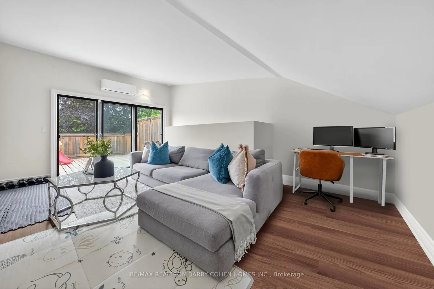 Additional image 17 of 198 Macpherson Avenue