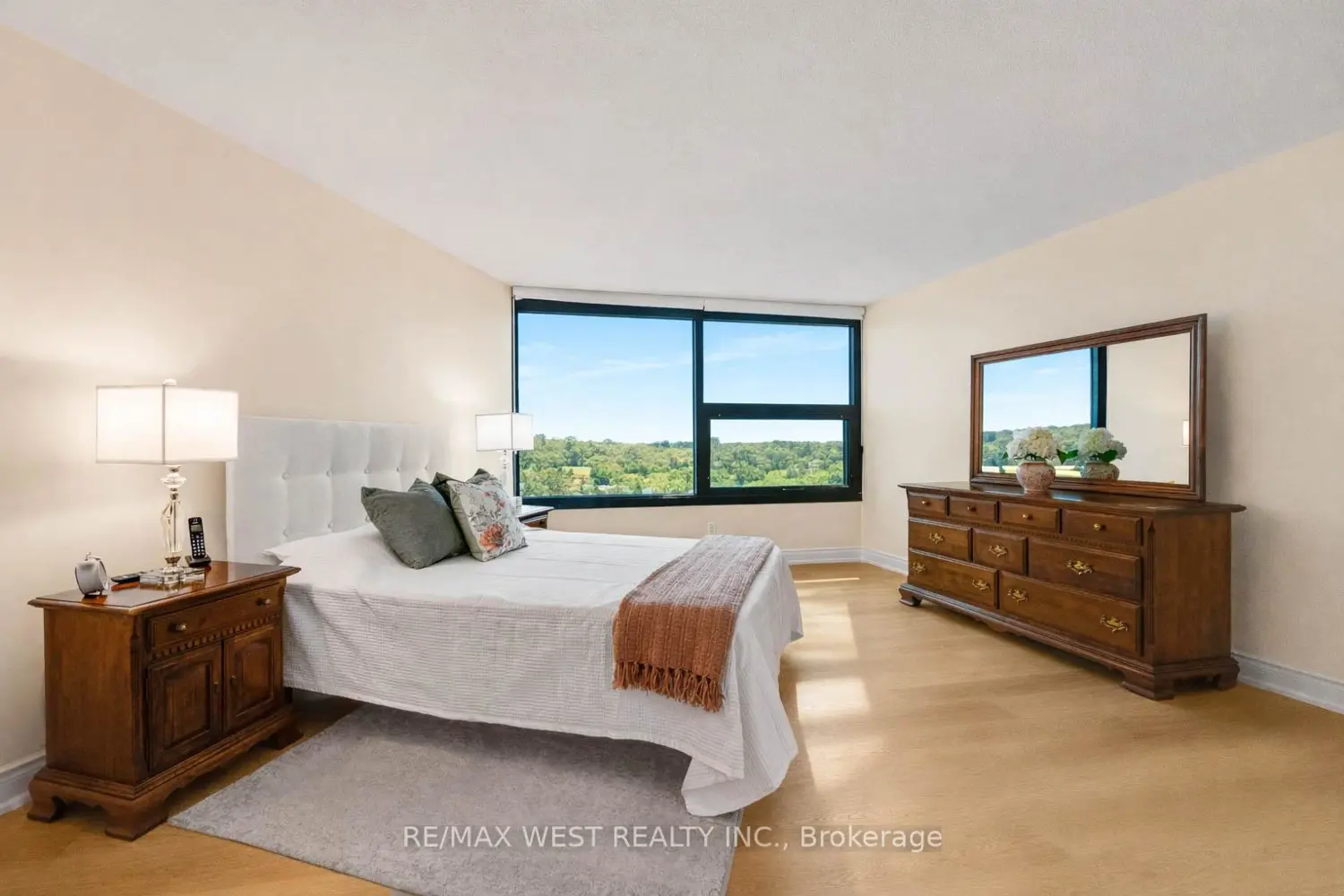 Additional image 11 of 1300 Bloor Street #1012