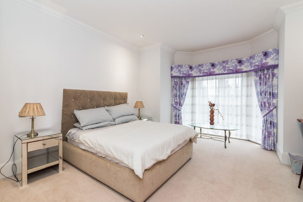 Additional image 16 of 3 bed flat for saleApartment 8, Royal Court Apartments, 60 - 66 Lichfield Road, Sutton Coldfield B74