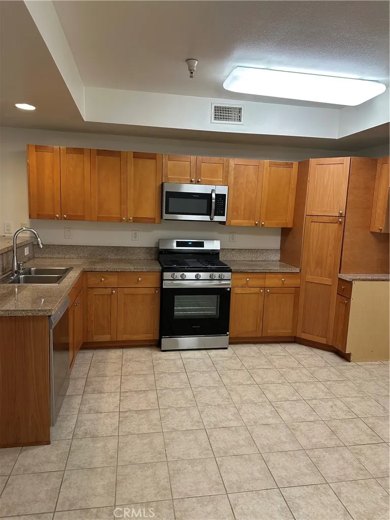 Additional image 45 of 7551 Jordan Ave Unit 109, Canoga Park, CA 91303