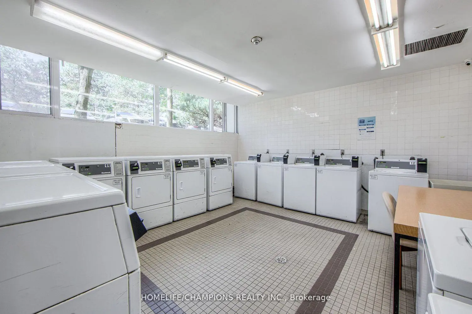 Additional image 7 of 100 Leeward Glenway 1210