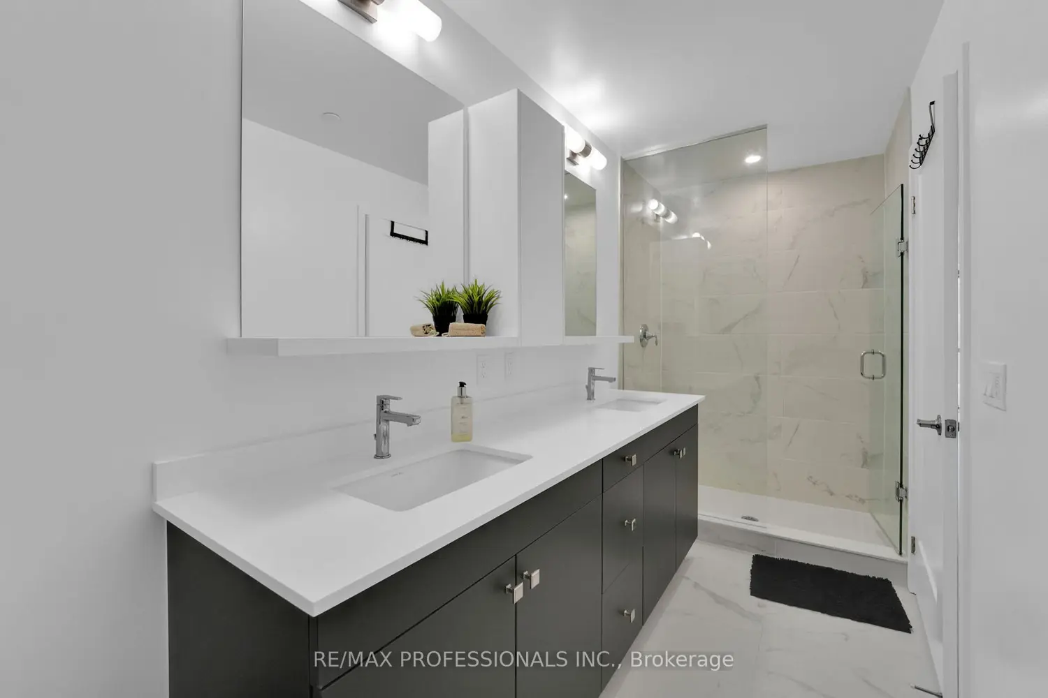 Additional image 9 of 1035 Southdown Road 1402