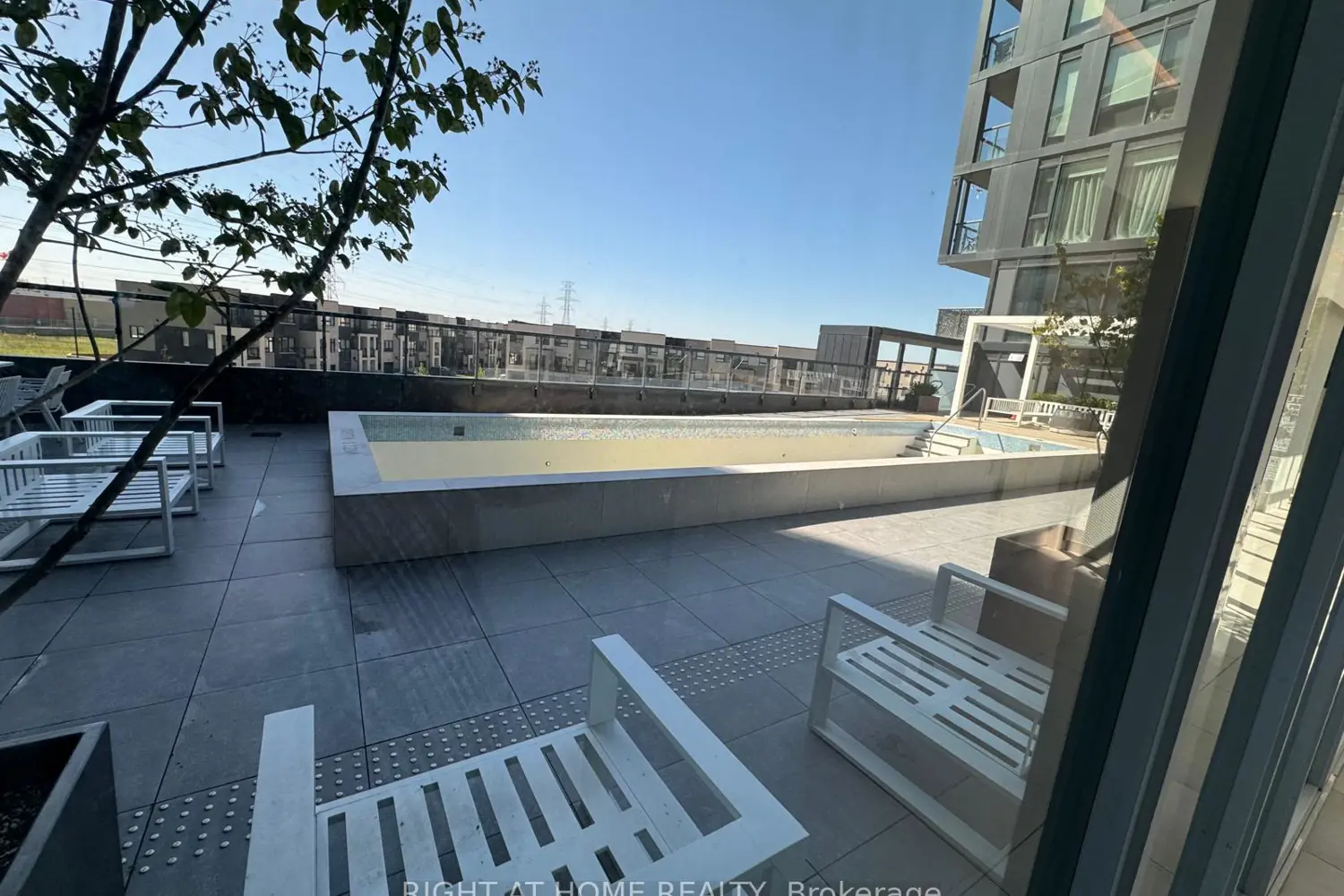 Additional image 10 of 3200 Dakota Common B1010