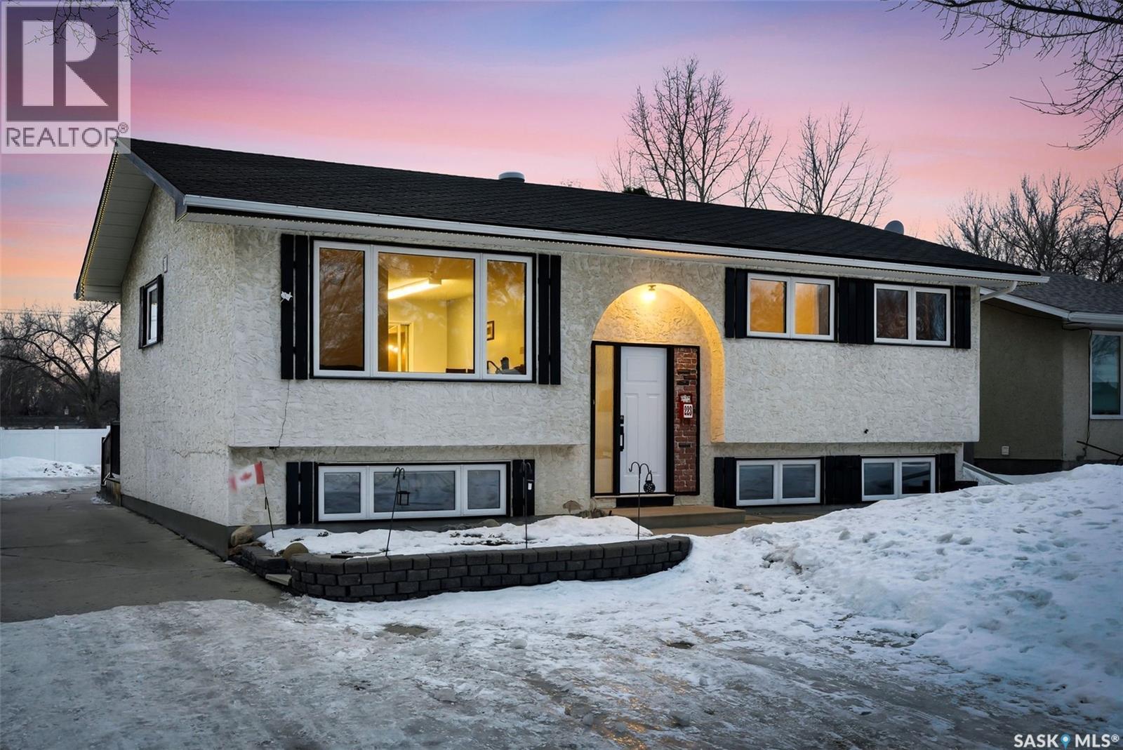 Additional image 2 of 223 Trifunov Crescent, Regina, SK, S4R7C8