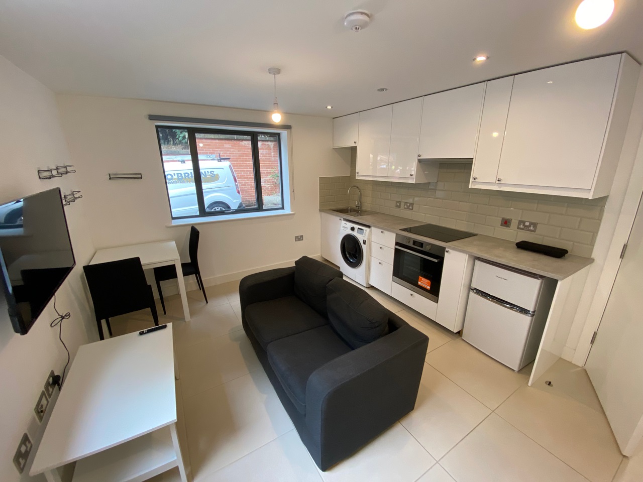 2 Bed Flat, Clarendon Road, LS2, N1 7GU