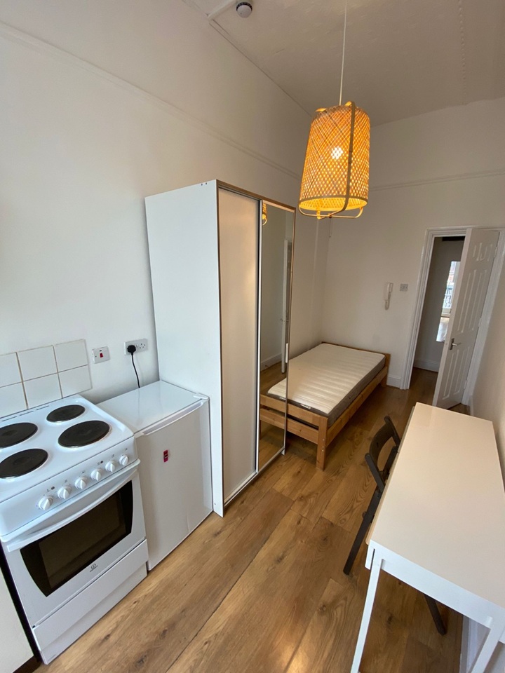 Additional image 2 of Studio Flat, Wrights Lane, W8, N1 7GU