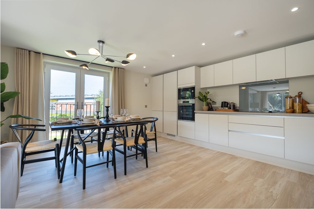 2 bed flat for saleThe Glamis, Plot 192, Queenswater G82 photo 4