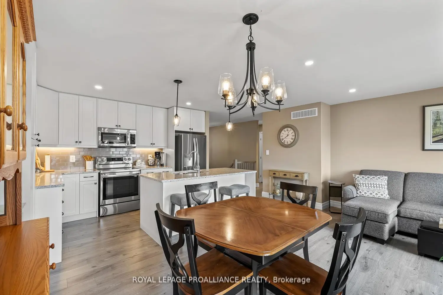 Additional image 5 of 25 Cedar Park Crescent