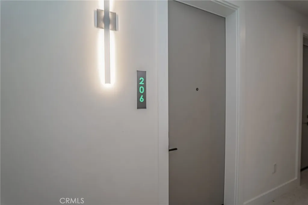 Additional image 58 of 2828 London Street Unit 206, Los Angeles, CA 90026